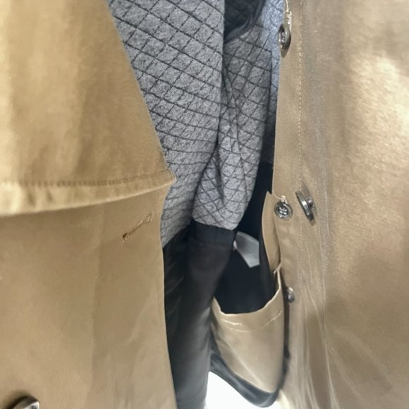 Banana Republic Camel Trench Coat With Removable Quilted Lining - Picture 5 of 7